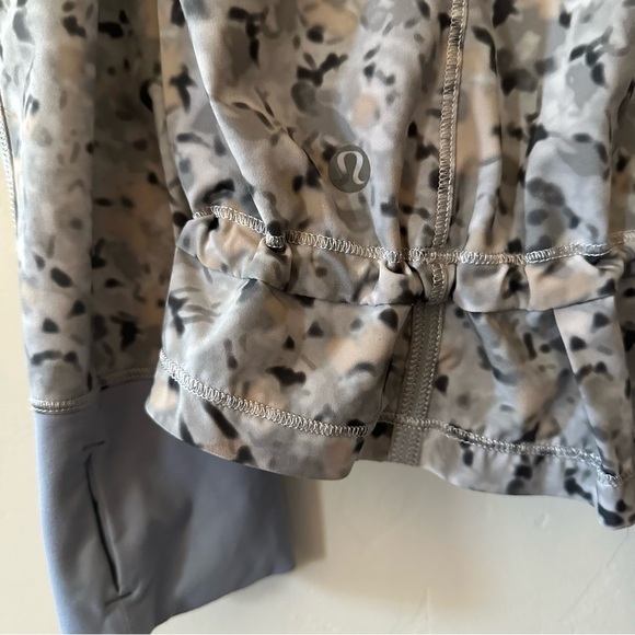 Lululemon Lightened Up Pullover Ambient Grey - Picture 9 of 13